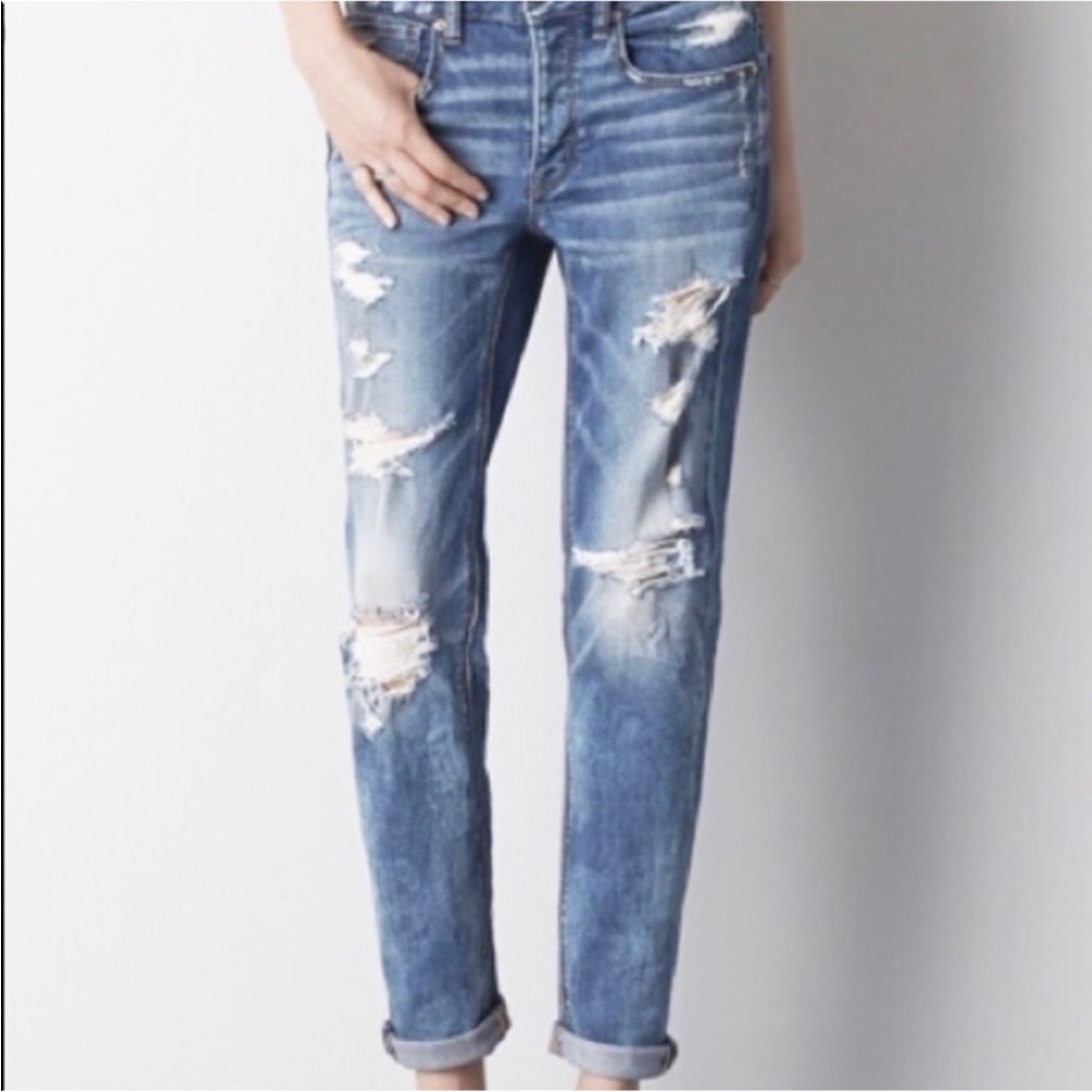 American Eagle Destroyed Tomgirl Jeans Size 4R women AEO comfy fit